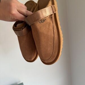 UGG Australia Brown Slippers New women's size 8